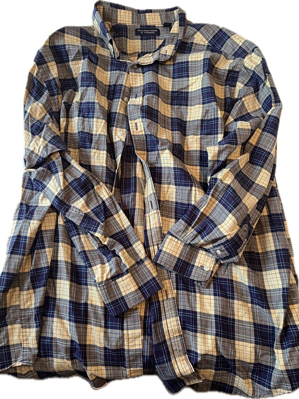 Roundtree and Yorke Men's Navy and Cream Plaid Button-Up Shirt